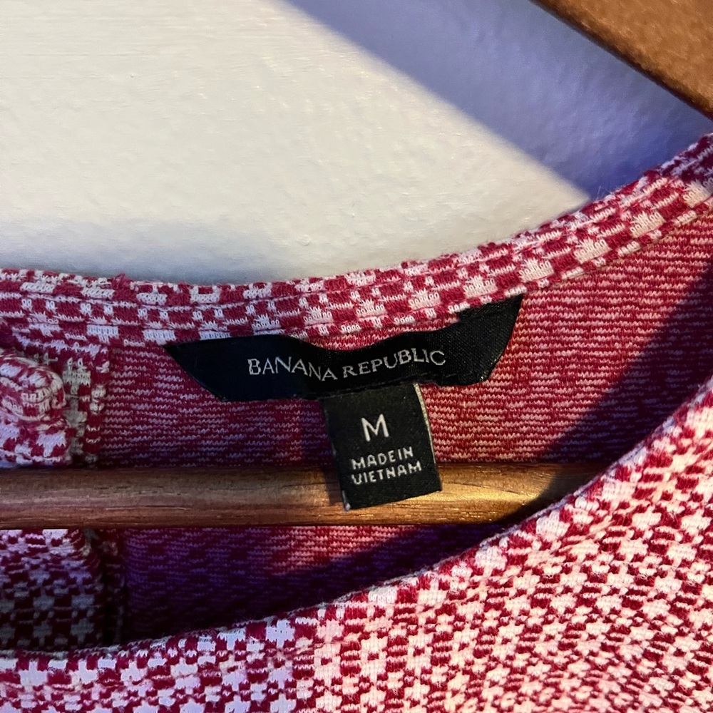 Sleeveless Patterned Top - Red - Picture 4 of 4